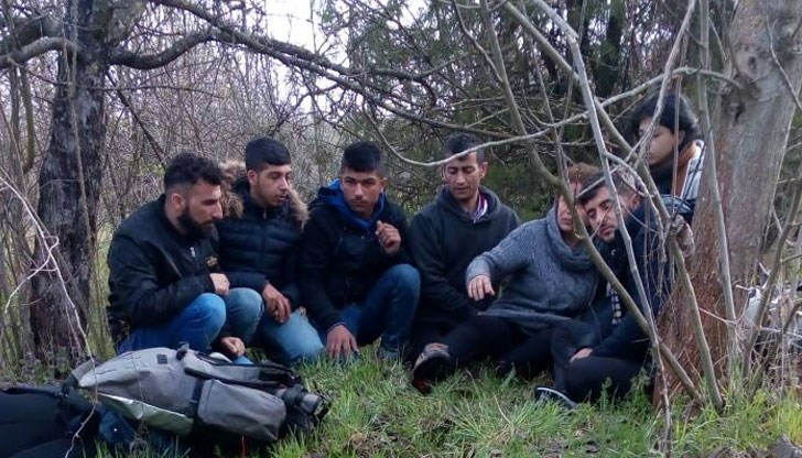 Пълноводието на реката наложило провеждането на спасителна операция