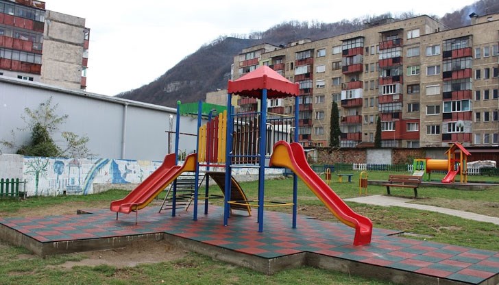 Предстои обновяването и ремонтът на 20 детски площадки за 528 000 лева