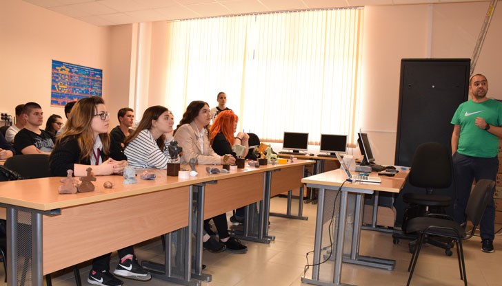 Екип от Факултета по електроника, електротехника и автоматика на Русенския университет организира уъркшоп на тема "3D принтиране и адитивни технологии"