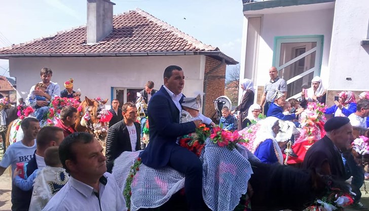 Ритуалът бе спонсориран от турската община Осман Гази в Бурса