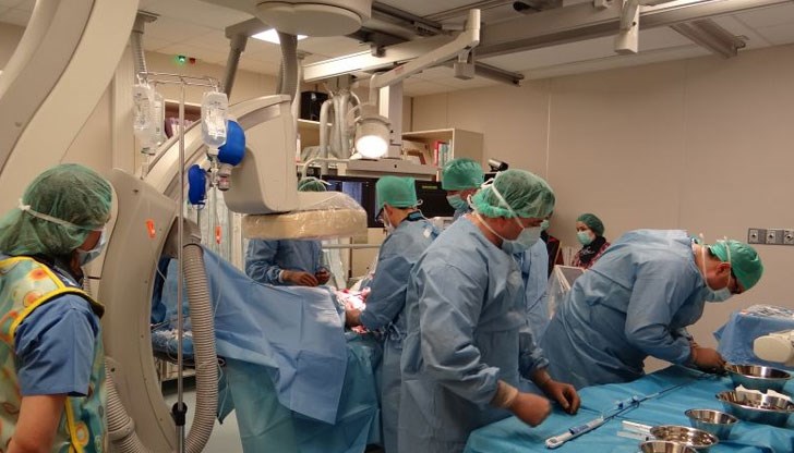 Момичето вече може да диша без трахеотомия