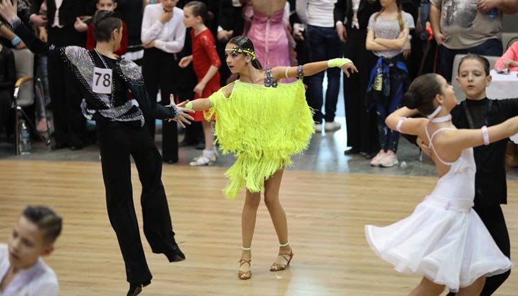 Феерия от цветове, ритъм и движения в Канев център