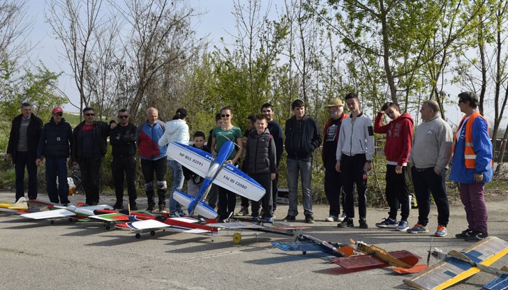 На 15 април се проведе Националният турнир за мъже и юноши в клас F2B - кордови акробатични авиомодели