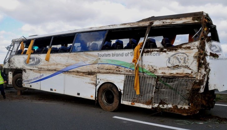 Истината е, че няма война на пътищата, а има жадни за пари държавни служители