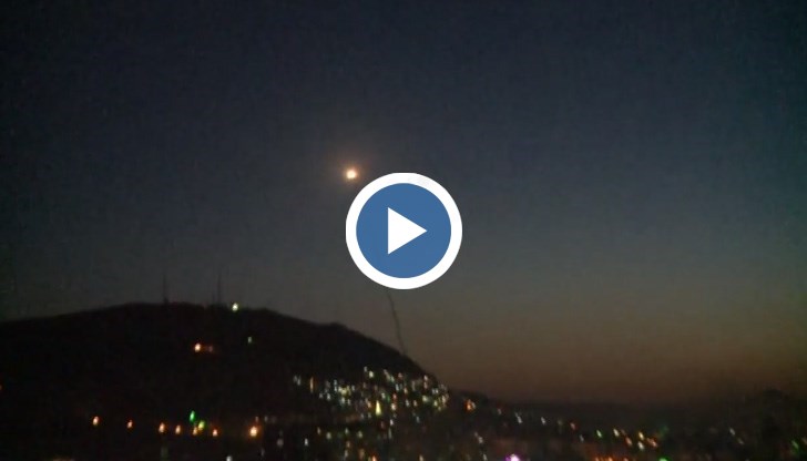 В ранните часове на нощта са били обстреляни райони около столицата Дамаск