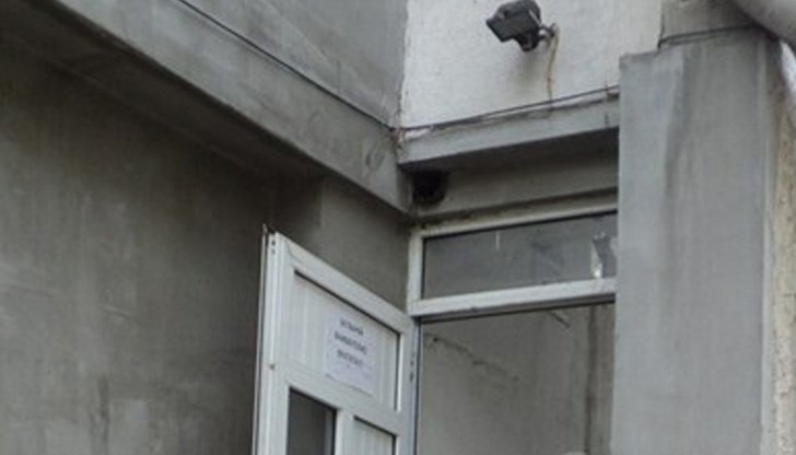 Възможно е мъжът сам да е посегнал на живота си като се е отровил