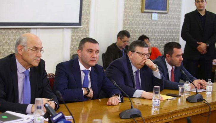 Това заяви финансовия министър след съгласуване с Бойко Борисов Това заяви финансовия министър след съгласуване с Бойко Борисов