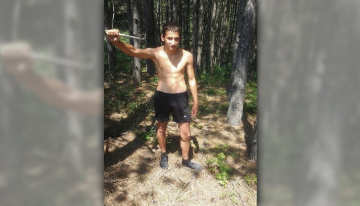 25-годишният хулиган рани двама полицаи с бомбичка 25-годишният хулиган рани двама полицаи с бомбичка