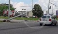 Камион помете стълбове по булевард "България"