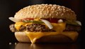 Фен на "Макдоналдс" изяде 30 000-ия си хамбургер