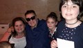 Васил Найденов се снима с фенове в хотел Дунав