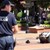 Полицаи тарашат за бомба в подлеза на НДК