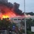 Голям пожар бушува близо до бензиностанция в София