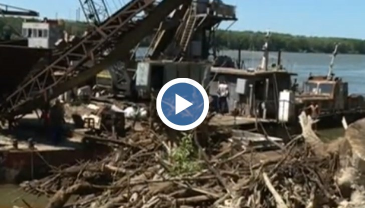 Ежедневно се извършва почистване, но постоянно прииждат нови отпадъци