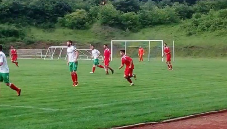 При спорно съдийство на варненската бригада с главен рефер Мартин Щерев Локомотив (Русе) отстъпи с 1:2