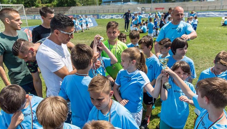 Над 350 деца се състезаваха в турнира по случай 6 май