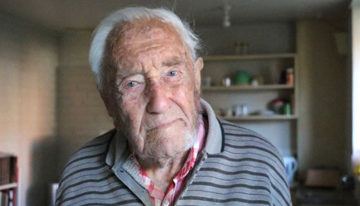 Дейвид навърши 104 години на 4 април Дейвид навърши 104 години на 4 април