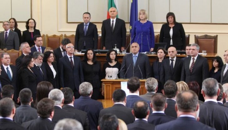 Защо от 2009 година заплатата ми е във фризера, а постоянно ми вдигате цените на всичко? Защо от 2009 година заплатата ми е във фризера, а постоянно ми вдигате цените на всичко?