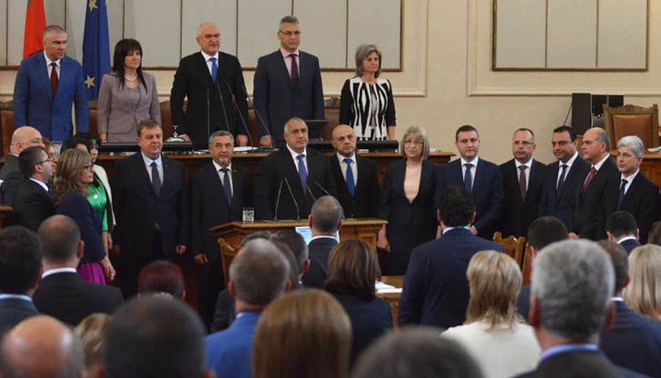 За един мандат един български депутат получава около 300 000 лева заплата