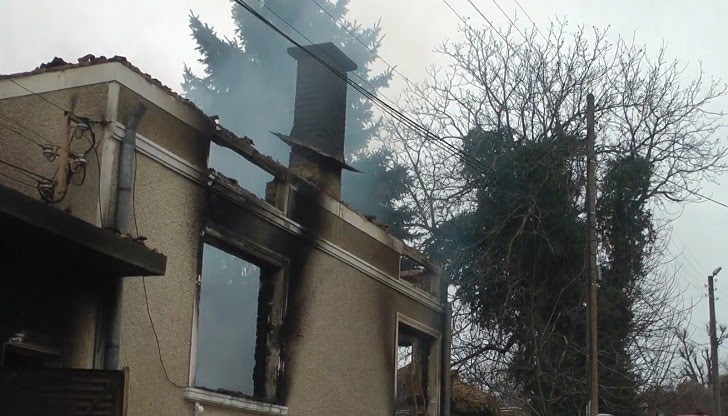 Тялото на 36-годишния мъж е открито след потушаване на пожара Тялото на 36-годишния мъж е открито след потушаване на пожара