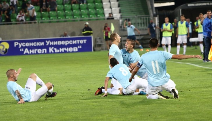 "Етър" Велико Търново остава в Първа лига, след като победи "Дунав" Русе с 2:1