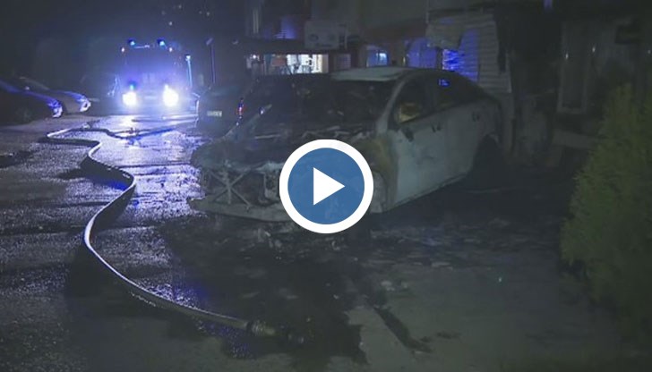 Огънят е засегнал и апартамент на първия етаж и магазин