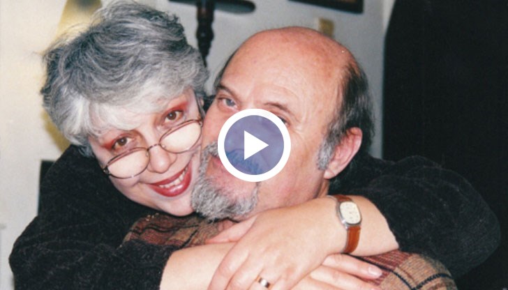 Художничката Виолета Радкова, сценограф в русенския театър, посвети изложба на човекът до нея - актьорът Иван Самоковлиев