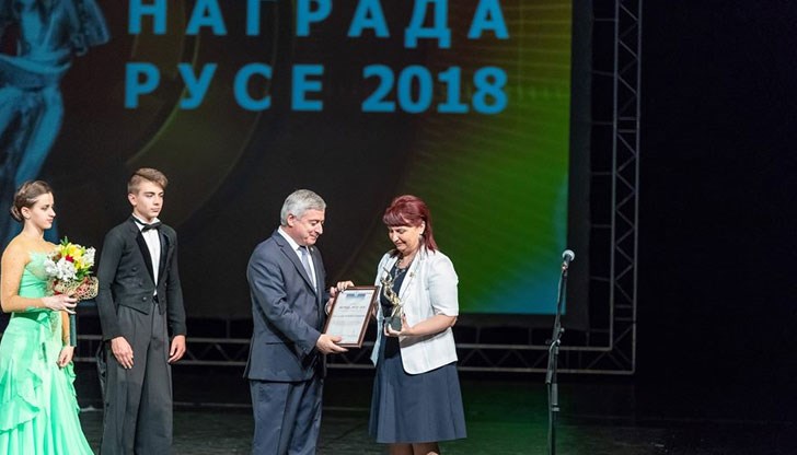 Заслужили учители, студенти, учени и творци си тръгнаха със статуетки