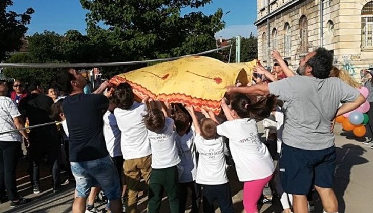 Родителите се увлякоха не по-малко от децата