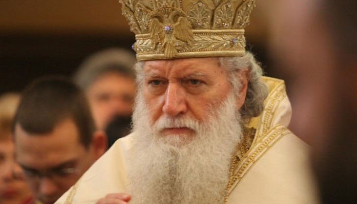 Да се помолим Милостивият Бог да му дарува крепко здраве и дълголетие начело на Българската православна църква!