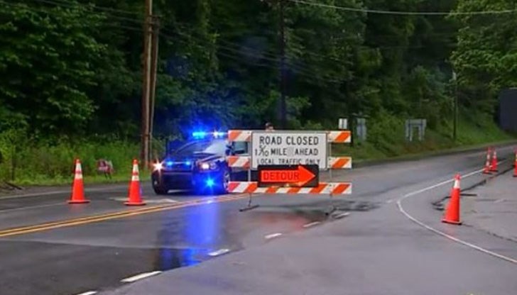 Двама журналисти загинаха от удара на паднало дърво,  докато отразявали бурята в Северна Каролина