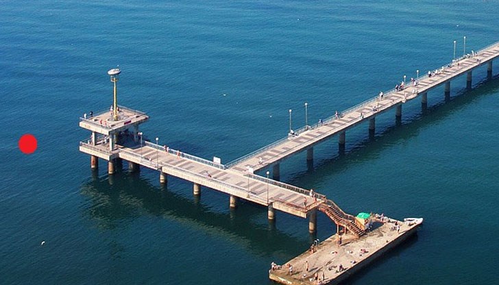 Малко след 6:00 часа тази сутрин трима бургазлии спасиха момиче близо до моста в Бургас