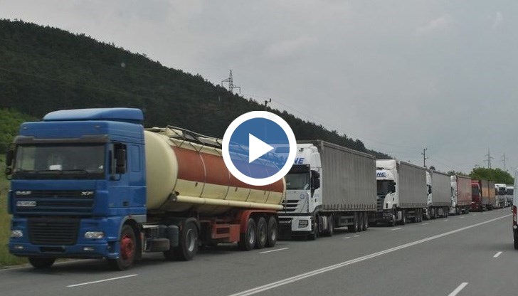 Ако камионът е над 10-годишен, таксата ще бъде 2300 лева