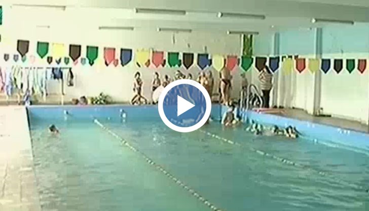 4 басейна в Русе може и да не работят през това лято, защото липсват спасители