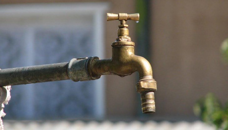 Питейната вода е напълно безопасна Питейната вода е напълно безопасна