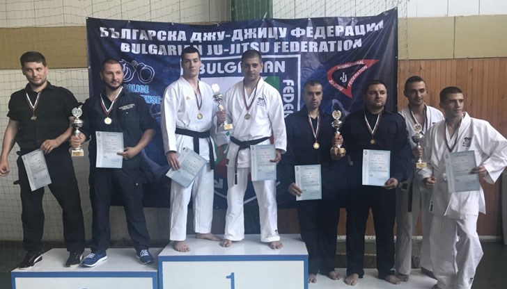 Служителите на ОДМВР – Русе участваха в състезанията в Ловеч с три отбора