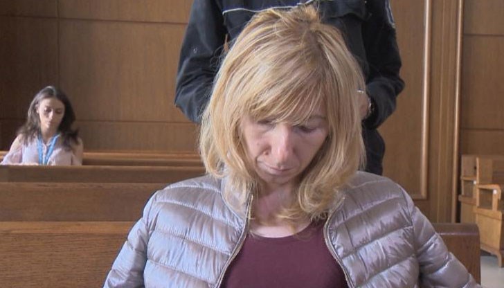 Причината е, че жената сама се грижи за малкото си дете Причината е, че жената сама се грижи за малкото си дете