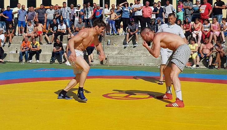 По време на празника се проведе състезание по Народни борби