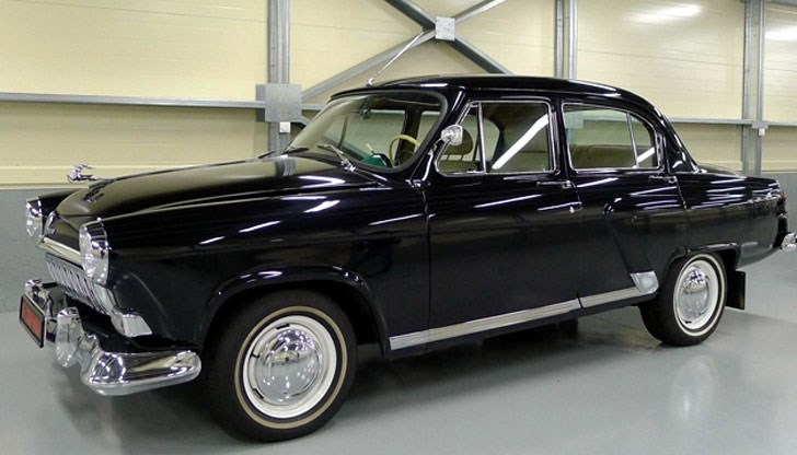 Седанът ГАЗ-21 е изработен през 2004 година по случай 52-рия рожден ден на руския президент