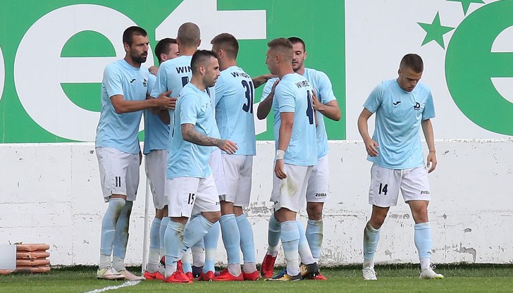 „Дунав“ отстъпи с 0:2 при гостуването си на „Етър“ „Дунав“ отстъпи с 0:2 при гостуването си на „Етър“