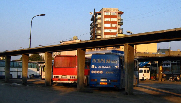 Пътниците ще бъдат превозвани с автобуси заради ремонта на железния път