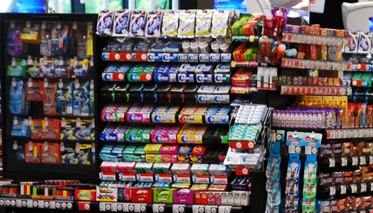 Младежите са били заловени след касовата зона в търговския обект / Снимката е илюстративна