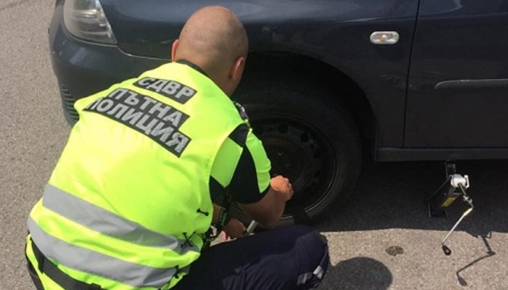 Човекът ми смени гумата от-до, нямаше оплаквания, не е мрънкал, сподели жената