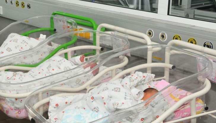 Родени са повече момичета