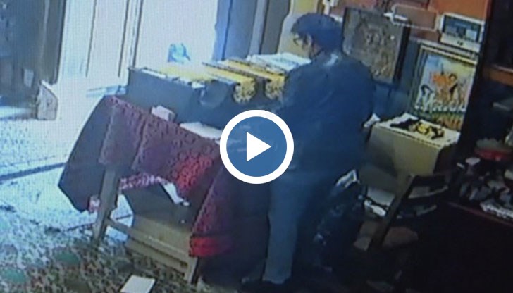 В приюта ползват събраните от свещи и дарения пари, за да платят сметката си за ток