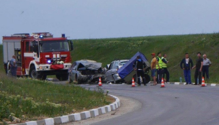 Шофьор на лек автомобил загина при челен сблъсък край шуменското село Ясенково