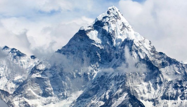 Японски алпинист загина при осмия си опит да изкачи Еверест