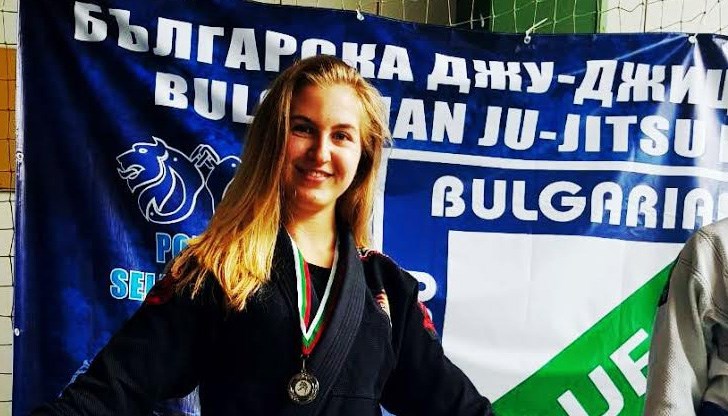 Силвия Джамбазова се окичи със сребро