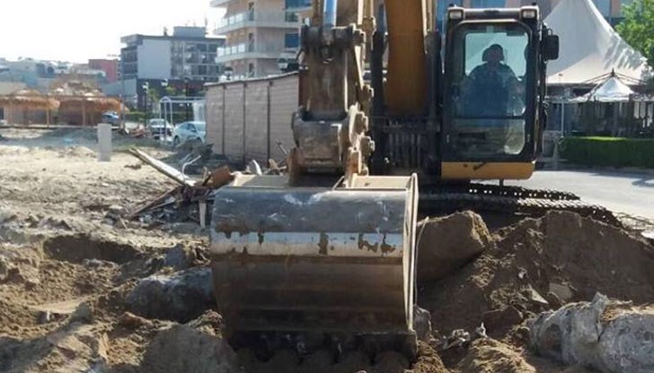 Премахването на нерегламентирани обекти продължава с пълна сила