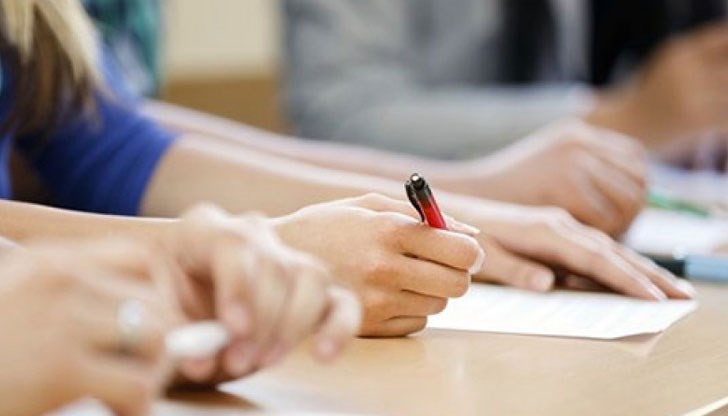 Днес ще се проведе първият изпит по български език и литература